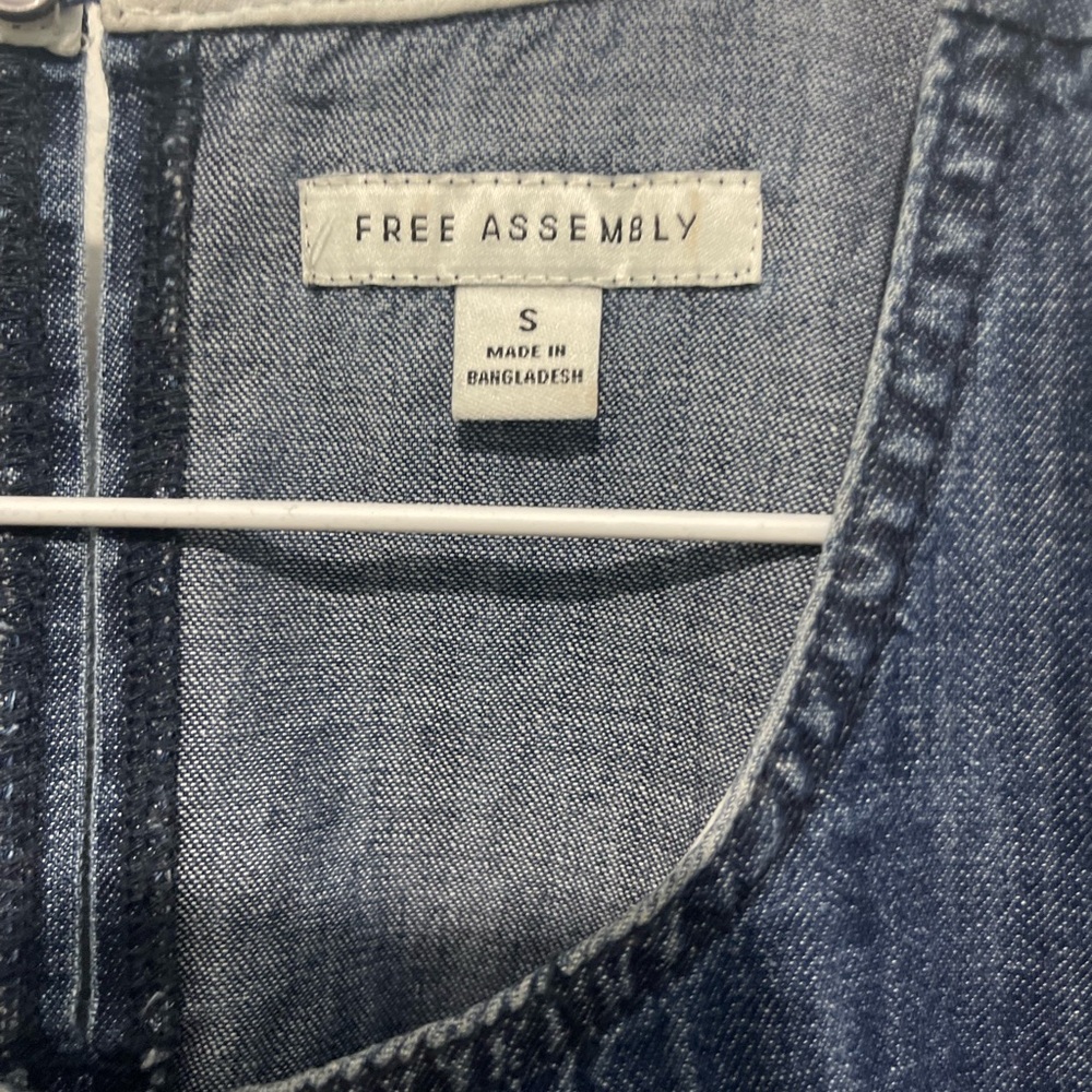 Washed Indigo Tie-Sleeve Denim Blouse — Women - Picture 3 of 4